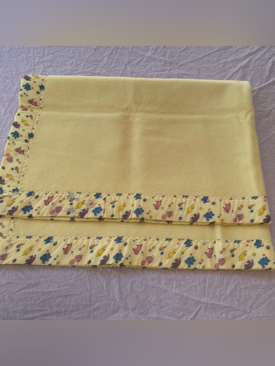 Esmond Other - Vintage Esmond Yellow Baby Blanket Satin like Trim Nursery Receiving Crib Throw